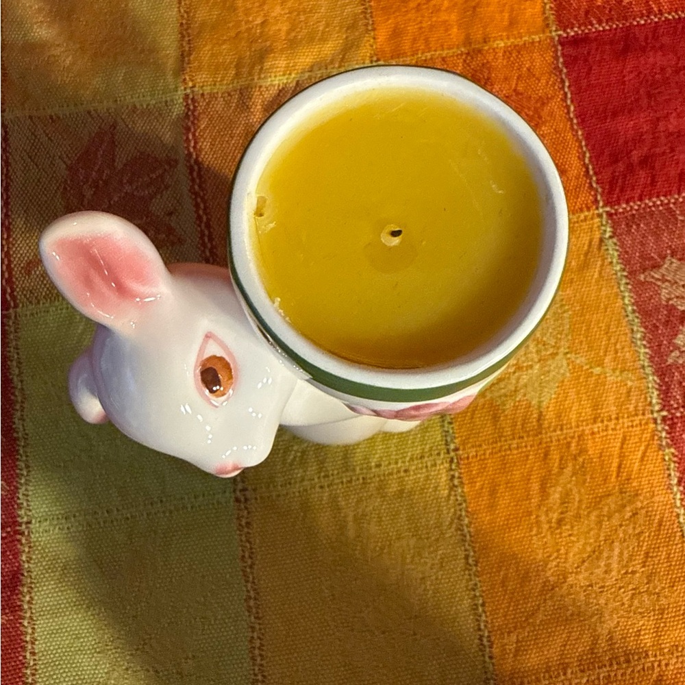 Vintage 1981 Avon Easter Bunny Candle Holder with Candle - Picture 6 of 7